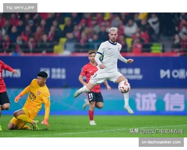 武汉三镇前场压迫强度高 迫使对手失误创造机会 武汉三镇前场压迫强度高 迫使对手失误创造机会